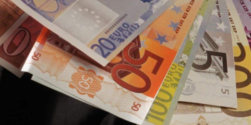 000_APP2001082888757