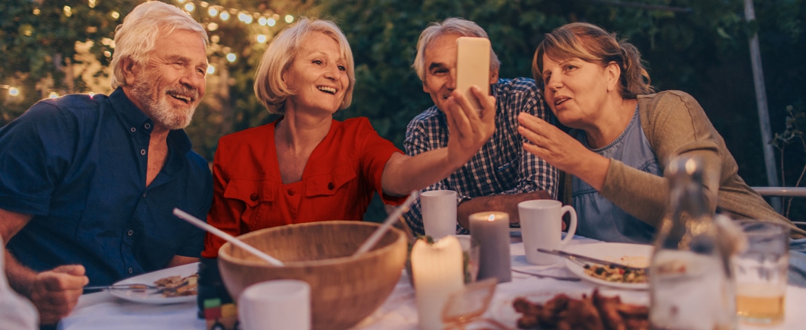 Se faire des amis avec les locaux