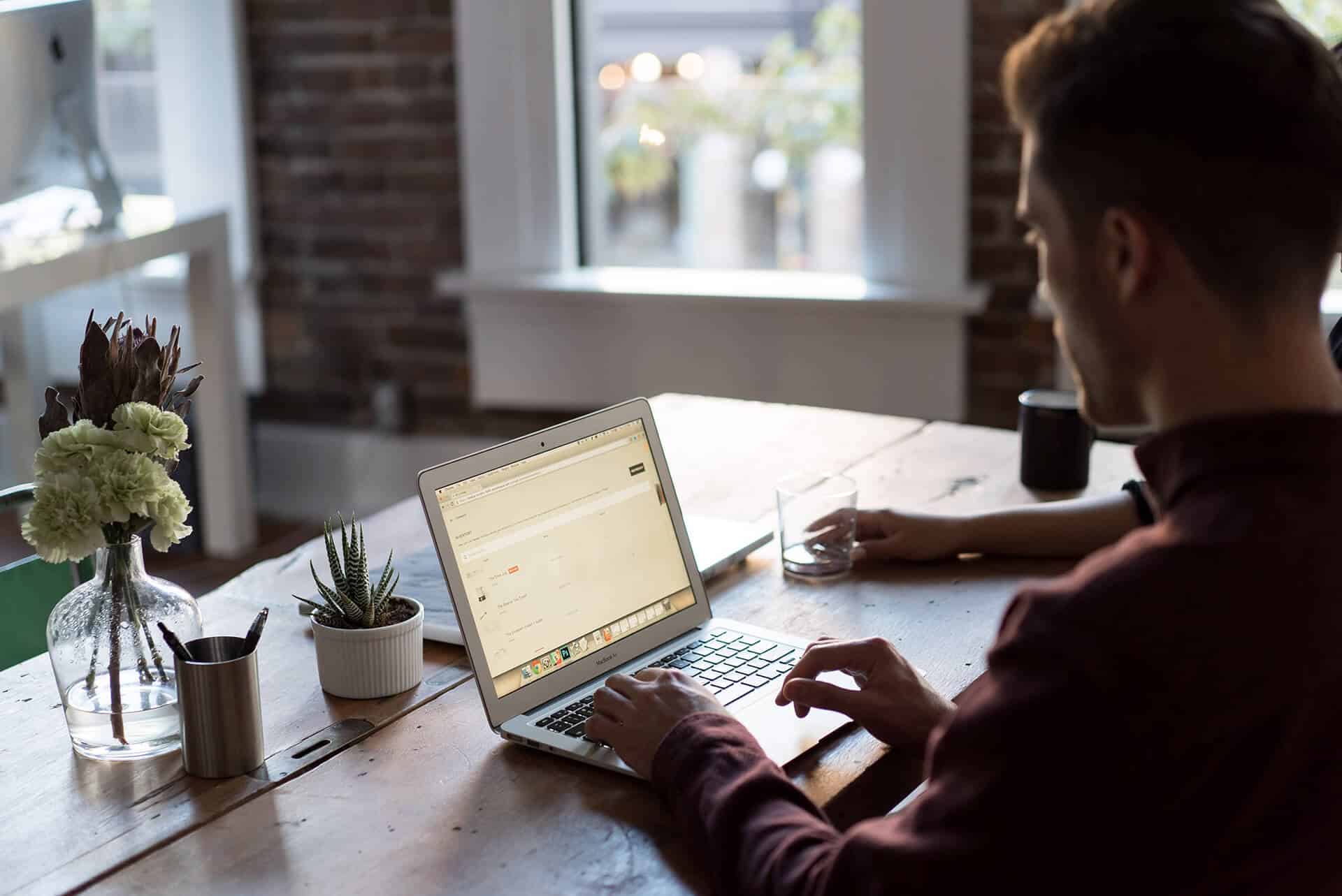 Comment vérifier une adresse postale ? Egon est la solution !